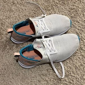 New Balance 7.5 white with coral and teal heel